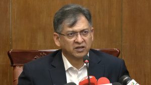 কিছু মহল ঘোলা পানিতে মাছ শিকার করতে চায়: স্বরাষ্ট্রমন্ত্রী
