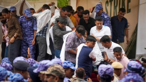 এ কেমন গুন্ডামি—অনশনরত সোনম ওয়াংচুককে ‘জোর করে’ হাসপাতালে নেওয়ায় ক্ষুব্ধ বিরোধীরা