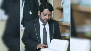 বাড়ি ফেরার পথে আইনজীবীকে ছুরিকাঘাতে হত্যা