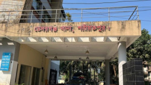 চুরির অপবাদে মধ্যবয়স্ক নারীকে তুলে নিয়ে নির্যাতন, ভিডিও ভাইরাল