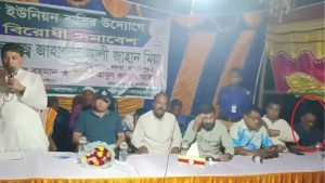 মামলা করে এলাকাছাড়া বাদী, পুলিশের সঙ্গে সভা করছেন হত্যা মামলার আসামি