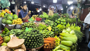 ‘সবজি কিনতেই হাজার টাকা শেষ’