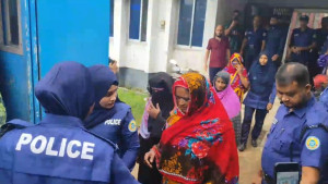 আগৈলঝাড়া থানায় হামলার ঘটনায় মামলা, নারীসহ গ্রেপ্তার ১৮