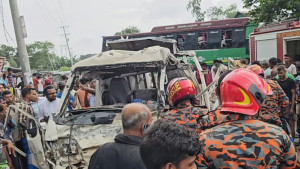 বাস ও পিকআপের সংঘর্ষে প্রাণ গেল ৩ জনের