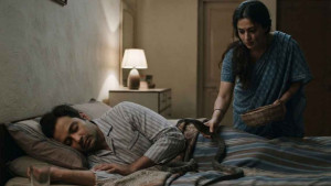 প্রেমিকের সঙ্গে পরিকল্পনা করে স্বামীর বিছানায় সাপ ছাড়লেন স্ত্রী, অতঃপর...