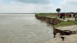 কুষ্টিয়ায় ২৮ পয়েন্টে তীব্র নদীভাঙন, বিপাকে স্থানীয়রা