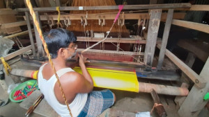 অস্তিত্ব সংকটে টাঙ্গাইলের ঐতিহ্যবাহী তাঁতশিল্প