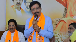 পুত্রবধূকে জোর করে গোমূত্র পান করানোর অভিযোগ, শিবসেনা নেতার বিরুদ্ধে মামলা