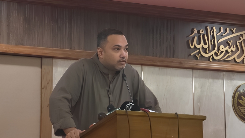 সরকার সর্বোচ্চ দায়বদ্ধতা নিয়ে বন্যার্তদের পাশে রয়েছে: মাহদী আমিন