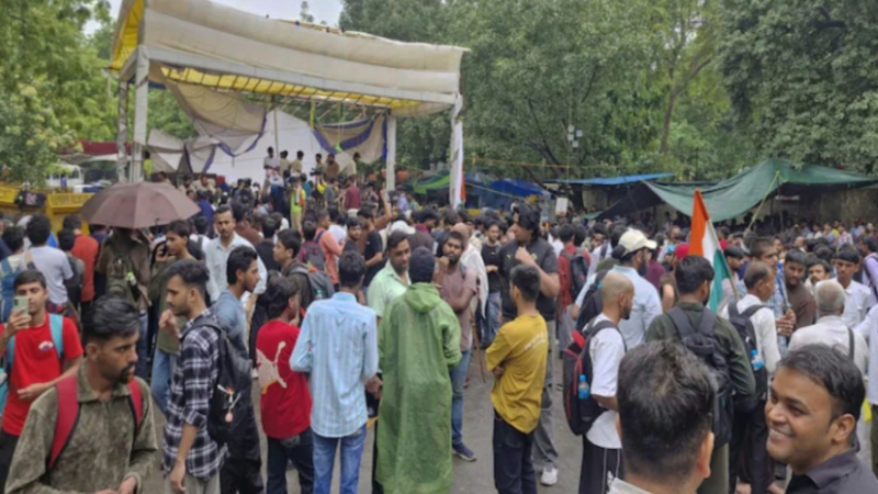 শুক্রবার সারা ভারতে বিক্ষোভ করবে ককরোচ পার্টির