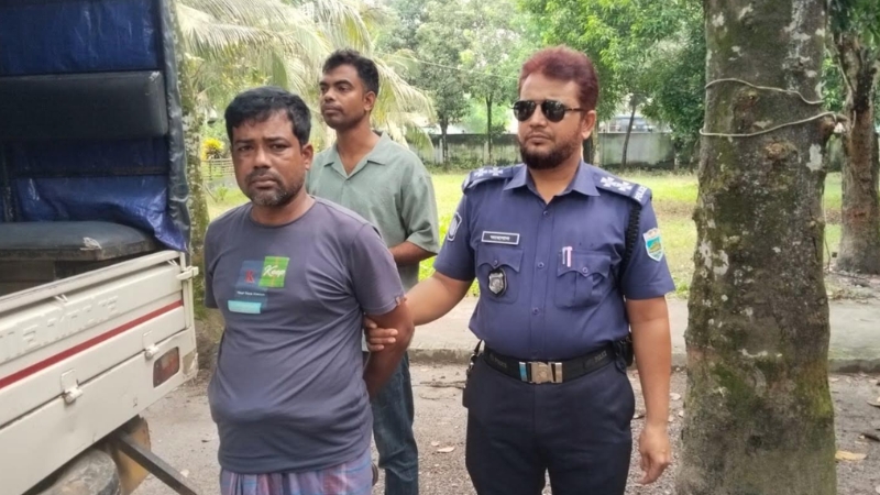 অণ্ডকোষে রশি বেঁধে ও মুখে বিষ ঢেলে ভ্যানচালককে হত্যা