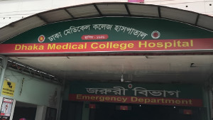 আম পাড়তে গিয়ে বিদ্যুৎস্পৃষ্টে সিকিউরিটি গার্ডের মৃত্যু