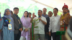 মাধ্যমিক বিদ্যালয়ে বৃক্ষরোপণ কর্মসূচির উদ্বোধন করলেন প্রধানমন্ত্রী