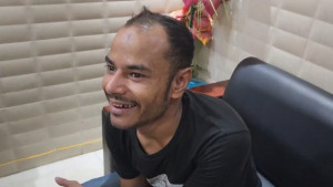 পাসপোর্ট করতে গিয়ে ধরা রোহিঙ্গা যুবক, সঙ্গে ছিল সৌদির ড্রাইভিং লাইসেন্স