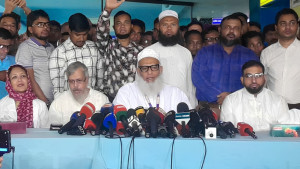 স্বাস্থ্যমন্ত্রীর পেছনে টাকা নিয়ে ঘোরার অভিযোগ, যা বলল আদ্‌-দ্বীন