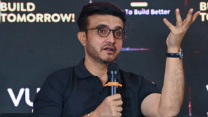 হঠাৎ কেন কমানো হলো সৌরভ গাঙ্গুলির নিরাপত্তা