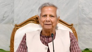 ড. ইউনূসসহ ৫ জনের বিরুদ্ধে মামলার আবেদন