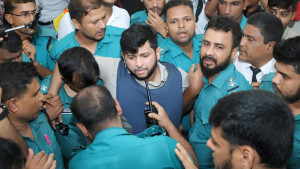 এবার প্রতারণার মামলায় তৌহিদ আফ্রিদি গ্রেপ্তার