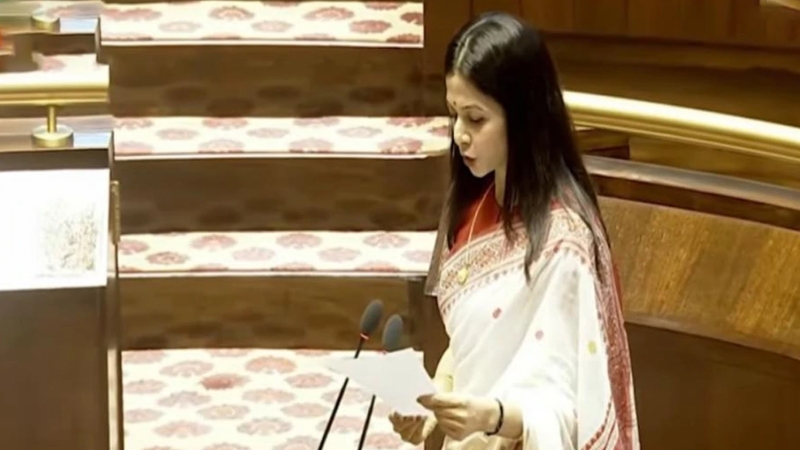অবশেষে সংসদ সদস্য পদ ছাড়লেন তিনি