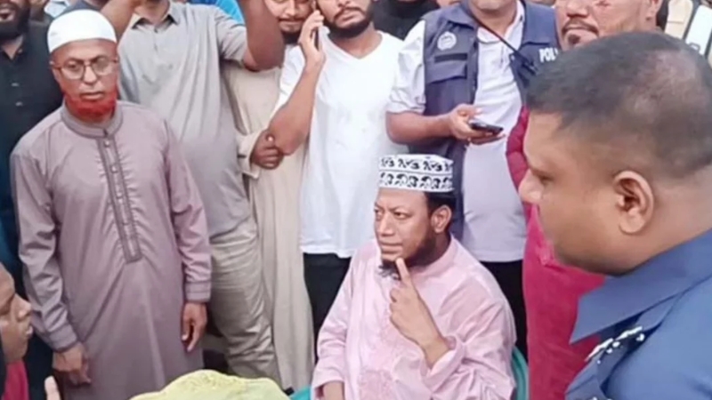 আমির হামজার পরিবারের ওপর হামলা