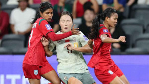 লড়াই করে হারল বাংলাদেশ