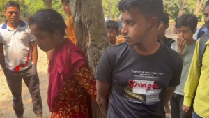 যুগলকে শেকলে বেঁধে অমানুষিক নির্যাতন