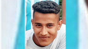 ঘরে মিলল যুবকের অর্ধগলিত লাশ, স্ত্রী লাপাত্তা