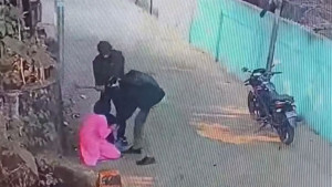 দিনদুপুরে ছিনতাই বাড়ছে সিলেটে, টার্গেটে নারীরা