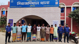 পুলিশের বিশেষ অভিযানে গ্রেপ্তার ১৪