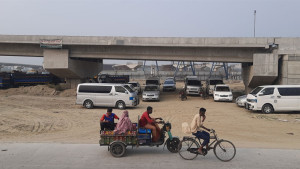 স্বস্তিদায়ক ঈদযাত্রার আশায় উত্তরাঞ্চলের মানুষ