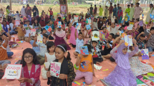 ঈদ কার্ড বানানোর ব্যতিক্রমী উৎসব