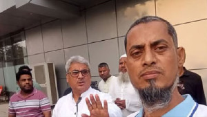 পুলিশ খুঁজে পাচ্ছে না, এমপির সঙ্গে সেলফিতে হত্যা মামলার আসামি