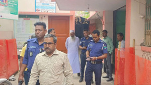 স্বাস্থ্যমন্ত্রীর নাম ভাঙিয়ে চাঁদা দাবির অভিযোগে কথিত সাংবাদিক গ্রেপ্তার