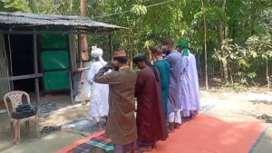 চাঁদপুরে মাইকে ঘোষণা দিয়ে ঈদ উদযাপন