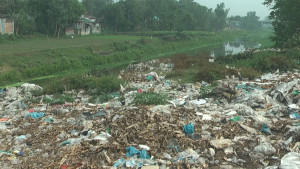 দখল-দূষণে অস্তিত্ব সংকটে করতোয়া–বাঙালী নদী