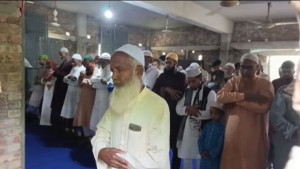 সৌদি আরবের সঙ্গে মিল রেখে সাতক্ষীরায় ঈদ উদযাপন