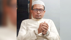 গোপন বৈঠক থেকে ইউপি চেয়ারম্যান আটক