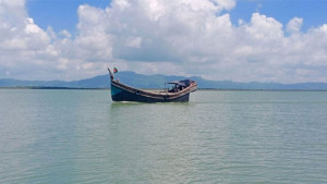 নাফ নদী থেকে ১৩ জেলেকে ধরে নিয়ে গেল আরাকান আর্মি