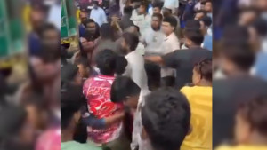 তেলের জন্য বৃষ্টিতে ভিজে রাতভর পাম্পে অপেক্ষা, ব্যাপক মারামারি