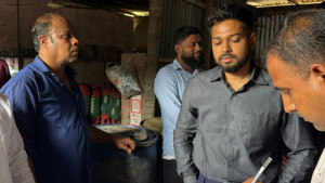 তেলের মজুদ করায় ব্যবসায়ীকে কারাদণ্ড ও জরিমানা