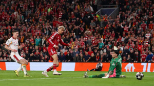 অ্যানফিল্ডে ঝড় তুলে শেষ আটে লিভারপুল