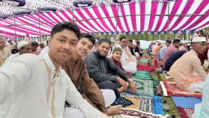 বাবা-ছেলে-নাতি একসঙ্গে, আবেগঘন ঈদ মুশফিক পরিবারের