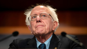 ইরান যুদ্ধে ট্রাম্পের ২০০ বিলিয়ন ডলারের প্রস্তাবে বার্নি স্যান্ডার্সের ‘না’