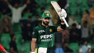 কোহলিকে পেছনে ফেলে বিশ্বমঞ্চে ফারহানের দাপট