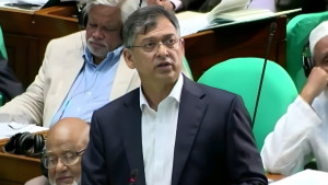 রাষ্ট্র আবেগ দিয়ে নয়, সংবিধান ও আইন দিয়ে চলে: সংসদে স্বরাষ্ট্রমন্ত্রী