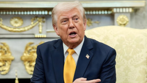 ইরানের সঙ্গে ‘খুব ভালো’ আলোচনার দাবি ট্রাম্পের, হামলা স্থগিতের নির্দেশ