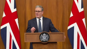 যুক্তরাষ্ট্র-ইসরায়েলের হামলায় যুক্ত না হওয়ার সিদ্ধান্তে অটল ব্রিটিশ প্রধানমন্ত্রী