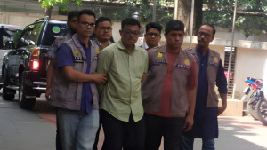 প্রধানমন্ত্রীর উপদেষ্টা সেজে হাজার কোটি টাকা ঋণ আবেদন, ভুয়া গেজেট তৈরিকারী গ্রেপ্তার