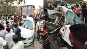 কুমিল্লায় বাস-প্রাইভেটকার সংঘর্ষ, একই পরিবারের ৪ জনসহ নিহত ৫