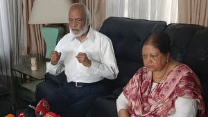 সিঙ্গাপুরে ভেন্টিলেশনে স্পিকারের সহধর্মিণী